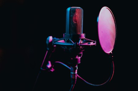 Wat helpt jou om het leven werkbaar, fijn of betekenisvol te houden?
In deze groep delen we zulke vragen met elkaar. Puur onder lotgenoten, met een moderator die zorgt voor een respectvolle en veilige sfeer.
Ook werken we aan een podcast over dit...